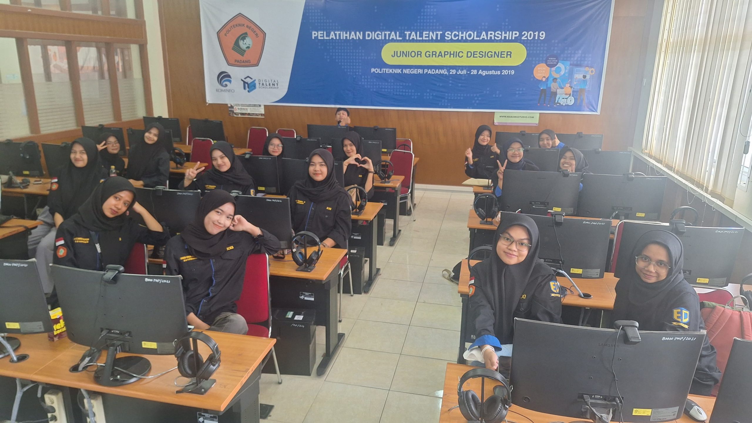 Tak Hanya Bahasa, Mahasiswa D4 Bahasa Inggris KBP juga dibekali Skill Multimedia Melalui Mata Kuliah Multimedia in Use