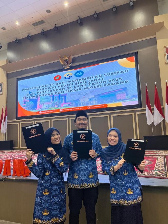 Selamat dan Sukses! Tiga Dosen Jurusan Bahasa Inggris PNP Resmi Sandang Status PNS